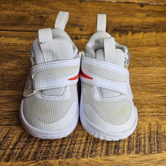 Nike Boys Team Hustle D11 Basketball Shoe White Red sz 4C. - Picture 7 of 9